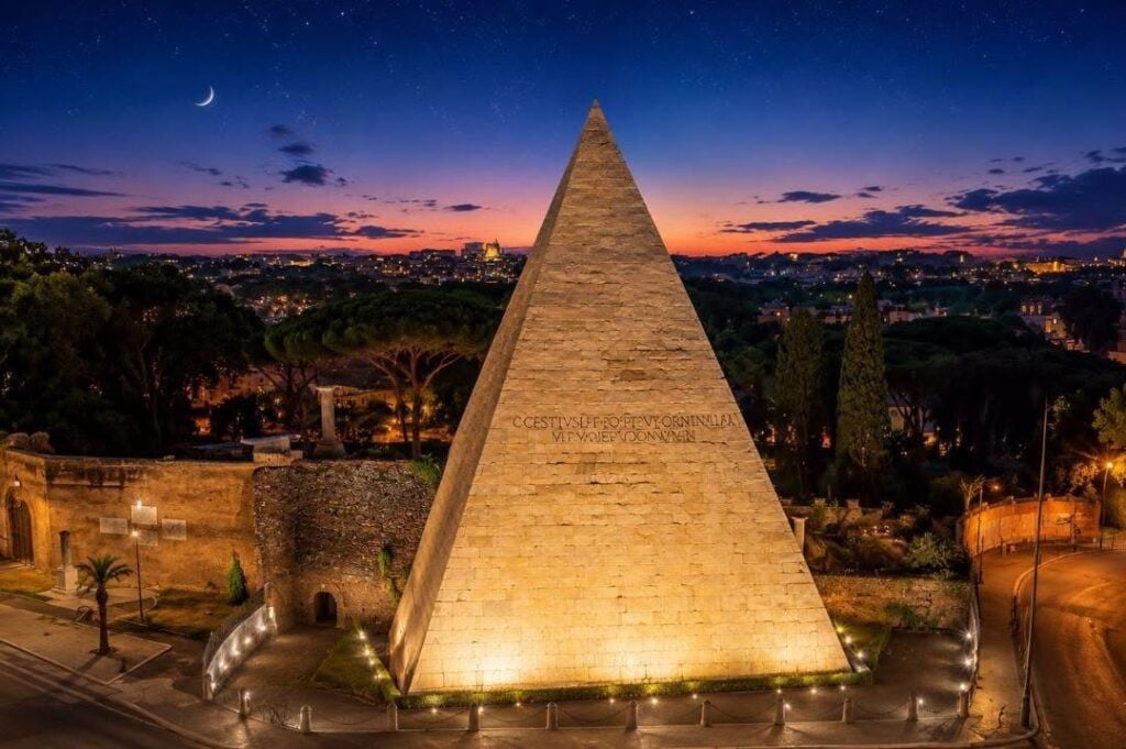 Piramide Cestia